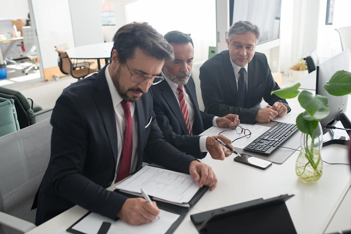 Chime Financial, Inc. (NASDAQ:CHYM) is one of the stocks positioned for breakout growth. On April 14, Texas Capital Securities initiated coverage of Chime...