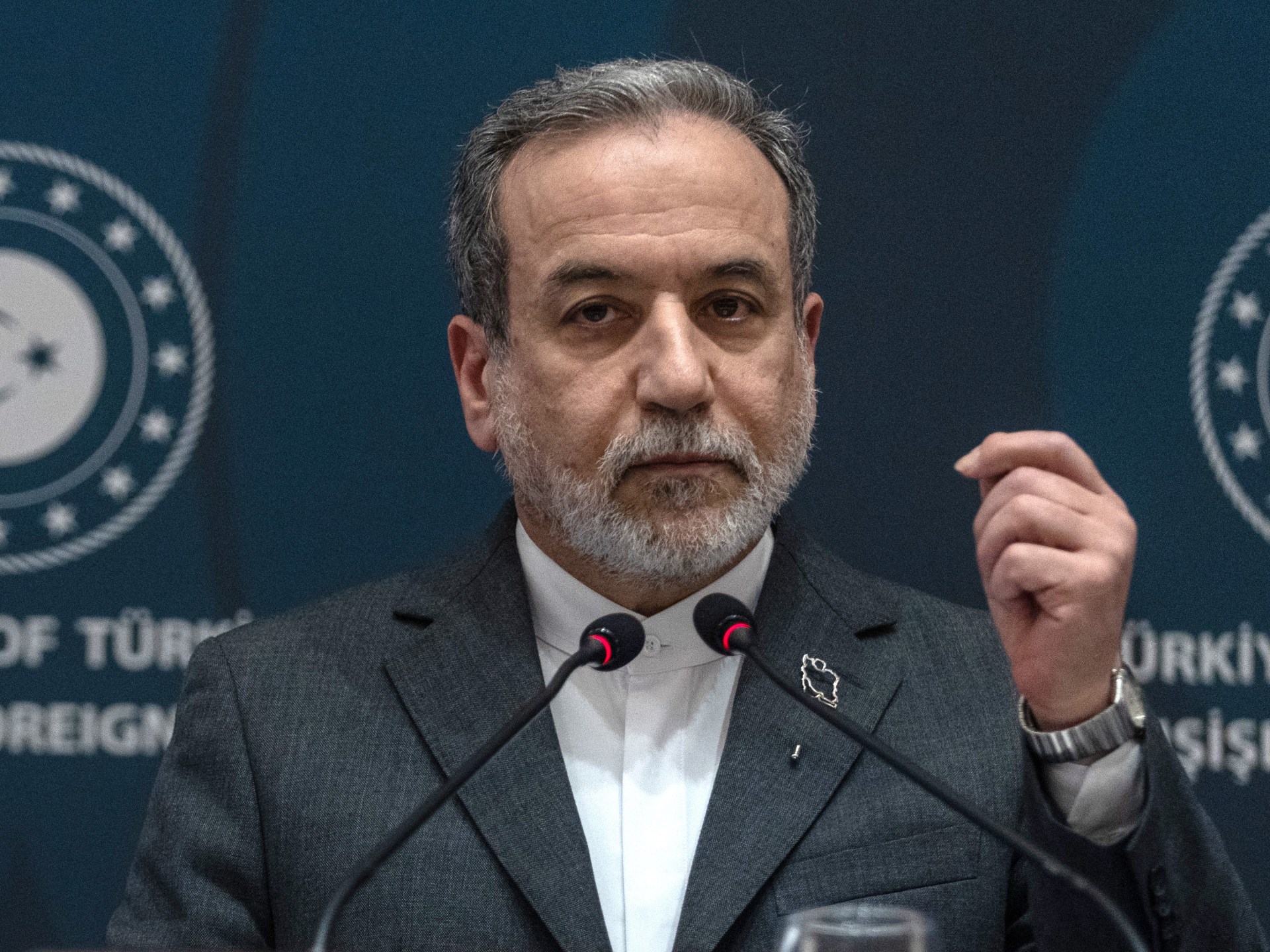 Iran's top diplomat Araghchi has told Al Jazeera that, despite contacts, Iran is not in negotiations with the US.