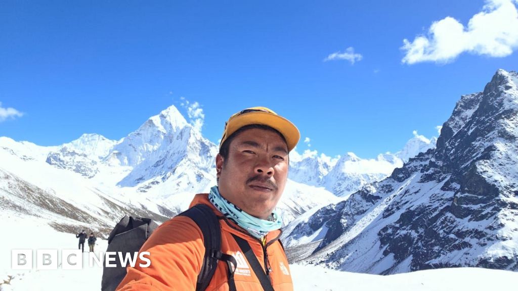 The flood warning system at Imja glacial lake has not been maintained since 2016, fearful locals tell BBC.