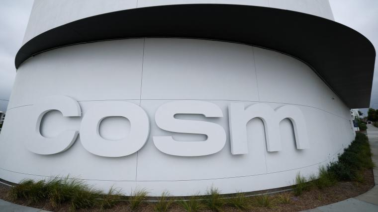 Immersive entertainment company Cosm has struck a deal to bring fans the front-row viewing experience at World Cup matches to their shared reality domes across the U.S. this summer.