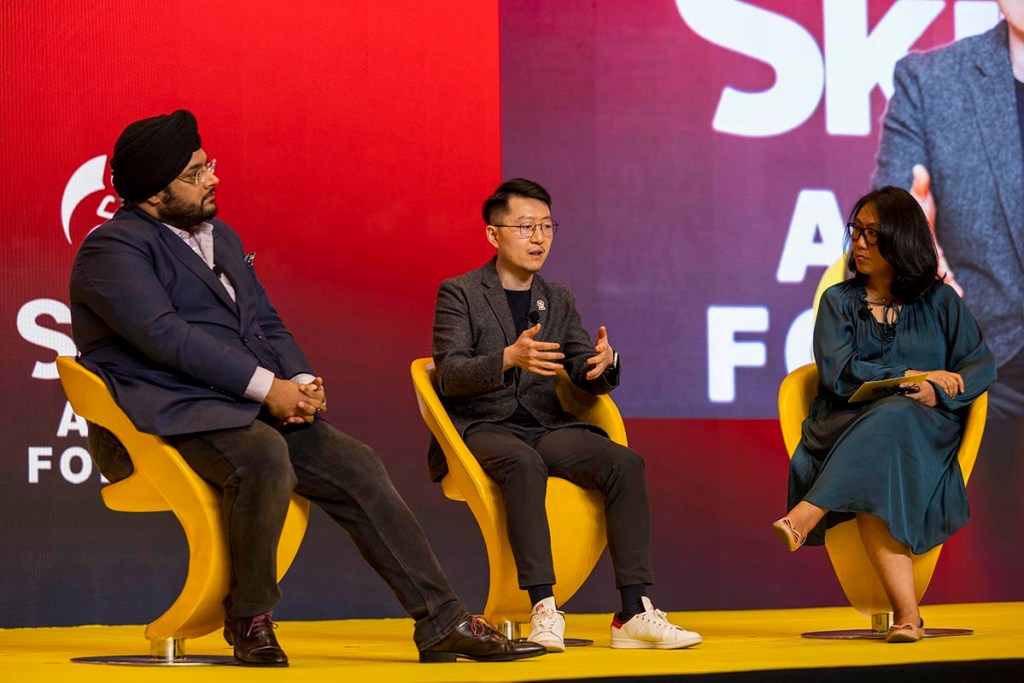 Travelers are interested in high-quality service at the right time, even if it comes from AI, argued Traveloka and Klook executives.