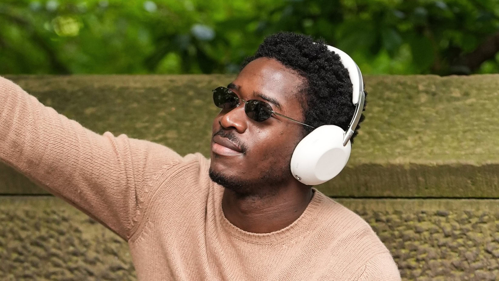 Sony's upcoming 1000X The ColleXion premium headphones made their debut as a fashion accessory, even before Sony announced them officially.
