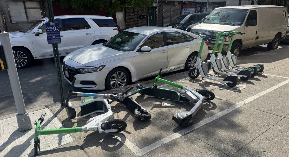 Lime wants to topple Citi Bike's monopoly.
 

Back in 2021, lawmakers allowed e-scooter rental companies to roll out in select areas of the Bronx and Queens. Now, a major player wants to expand. [ more › ]